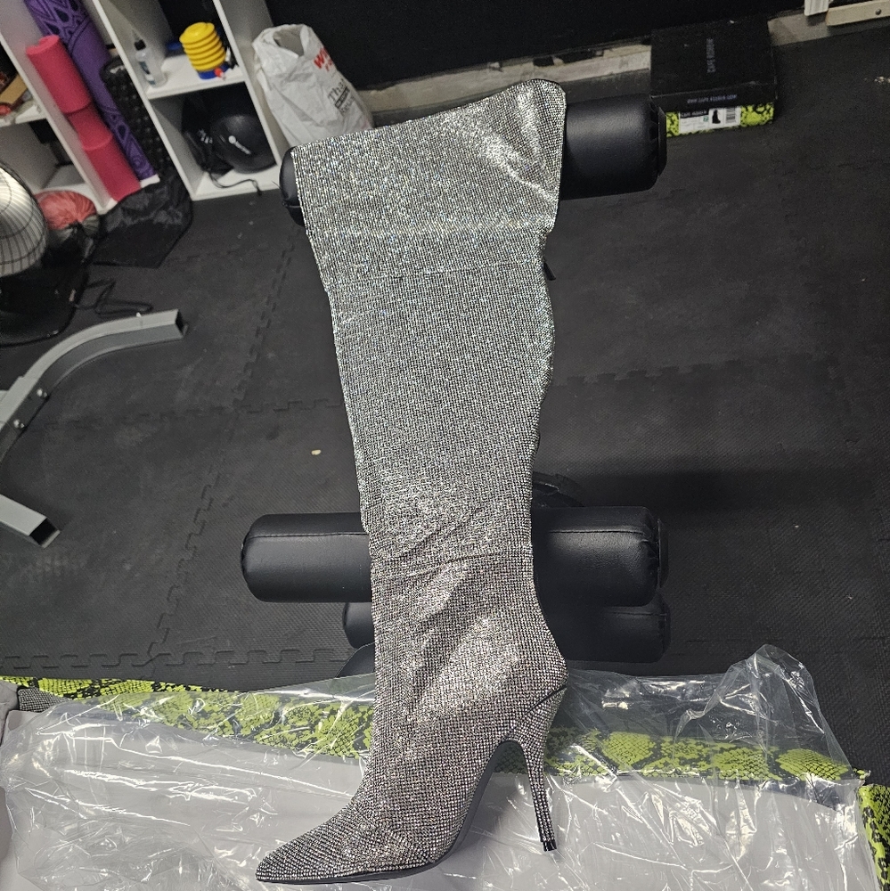 Thigh boots